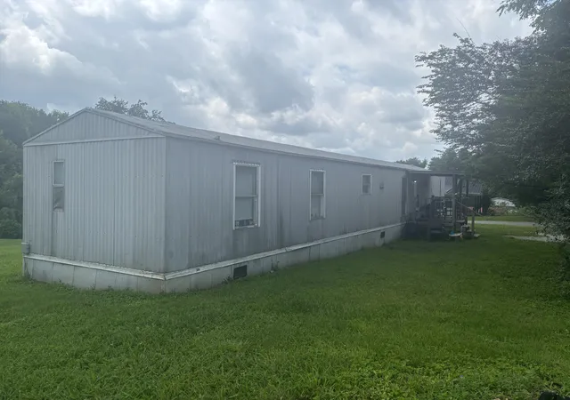 Photo 3 of Sale Pending at 284 Lincoln Ave, Monticello, KY 42633 | MLS# 26020256 | Listing updated on 2026-09-09