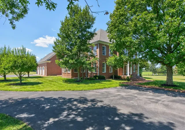 Photo 2 of Sale Pending at 1700 Sahalee Dr, Lexington, KY 40511 | MLS# 26020527 | Listing updated on 2026-09-15