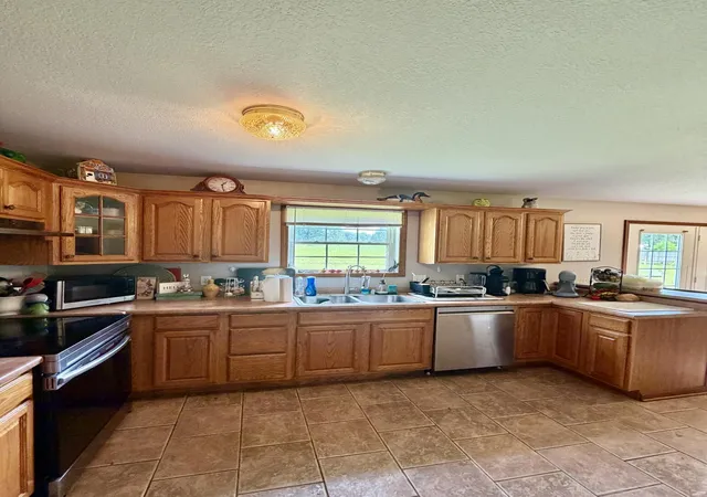 Photo 3 of Single family home for sale at 1325 Beane Rd, Murray, KY 42071 | MLS# 26020257 | Listing updated on 2026-07-29