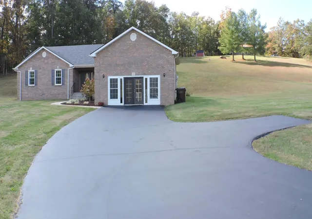 Photo 3 of Single family home for sale at 110 Fay St, Jeffersonville, KY 40337 | MLS# 26020258 | Listing updated on 2026-07-29