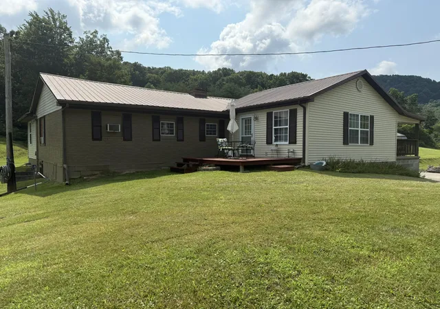 Photo 1 of Single family home for sale at 10833 Battlefield Memorial Hwy, Berea, KY 40403 | MLS# 26020271 | Listing updated on 2026-08-25