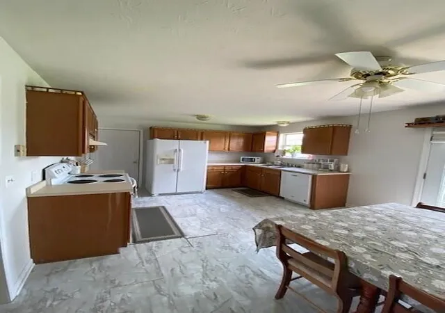 Photo 4 of Single family home for sale at 704 Pinoak Dr, Nicholasville, KY 40356 | MLS# 26020278 | Listing updated on 2026-09-21