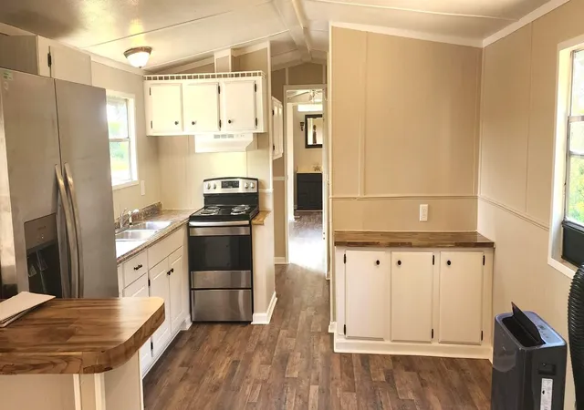 Photo 3 of Single family home for sale at 14615 Woody Shelton Rd, Hopkinsville, KY 42240 | MLS# 26021615 | Listing updated on 2026-08-11