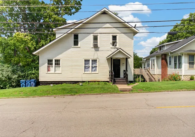 Photo 2 of Multi family home for sale at 609 N 3rd Street, Danville, KY 40422 | MLS# 26020639 | Listing updated on 2026-09-23