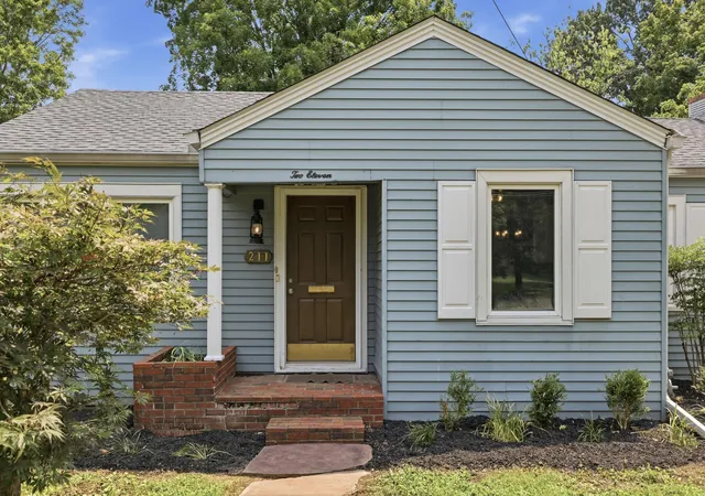 Photo 3 of Single family home for sale at 211 S 13th Street, Murray, KY 42071 | MLS# 26020634 | Listing updated on 2026-09-10