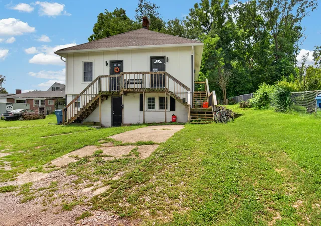 Photo 3 of Multi family home for sale at 410 Earl St, Danville, KY 40422 | MLS# 26020647 | Listing updated on 2026-08-30