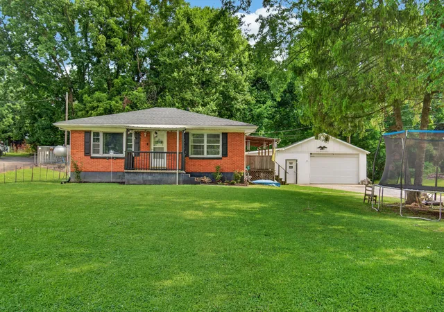 Photo 2 of Single family home for sale at 101 Ready Mix St, Stanford, KY 40484 | MLS# 26020311 | Listing updated on 2026-08-01