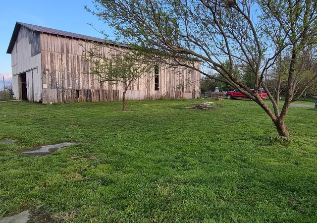 Photo 3 of Sale Pending at 226 Water Shed Rd, Sharpsburg, KY 40374 | MLS# 26020291 | Listing updated on 2026-10-16