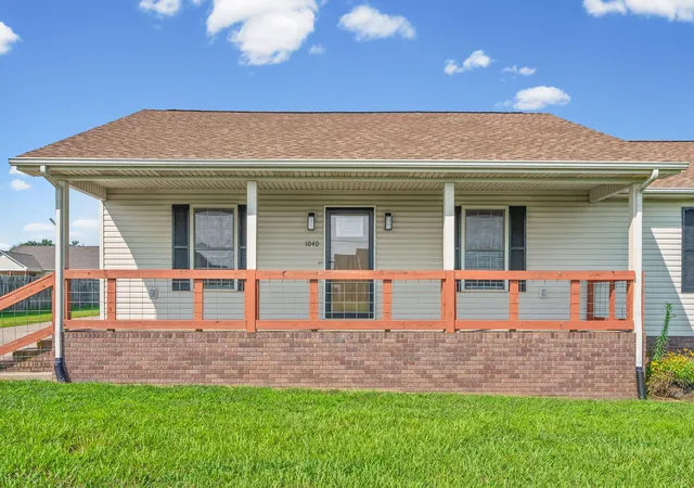Photo 2 of Sale Pending at 1040 Billy Goat Hl Rd, Hopkinsville, KY 42240 | MLS# 26020292 | Listing updated on 2026-08-22