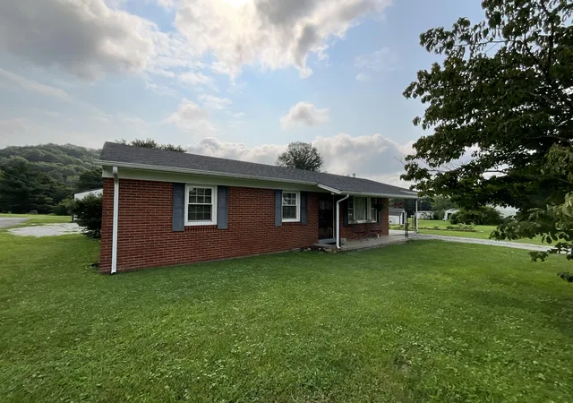 Photo 2 of Single family home for sale at 3186 Ky 198, Hustonville, KY 40437 | MLS# 26020300 | Listing updated on 2026-08-30