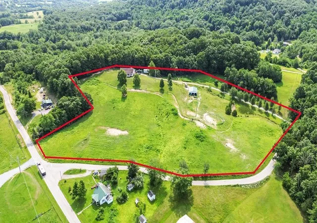 Photo 3 of Single family home for sale at 15 Hope Hl Rd, Flemingsburg, KY 41041 | MLS# 26020304 | Listing updated on 2026-08-03