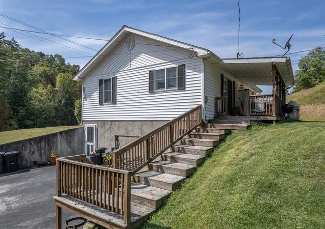 Photo 3 of Single family home for sale at 6194 Highway 460, West Liberty, KY 41472 | MLS# 26021131 | Listing updated on 2026-09-11