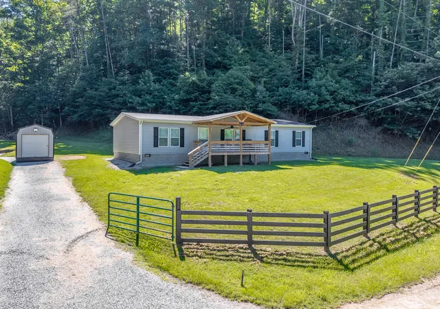 Photo 1 of Single family home for sale at 3750 Hunting Crk Rd, Bays, KY 41310 | MLS# 26020310 | Listing updated on 2026-09-20
