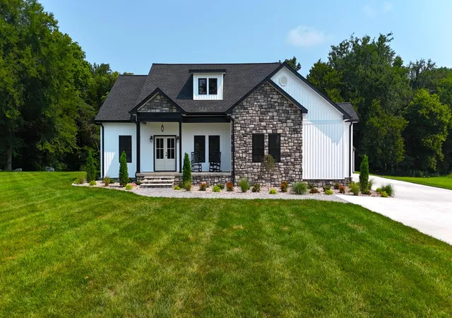 Photo 1 of Single family home for sale at 2919 Friendship Rd, Eddyville, KY 42038 | MLS# 26020457 | Listing updated on 2026-07-31