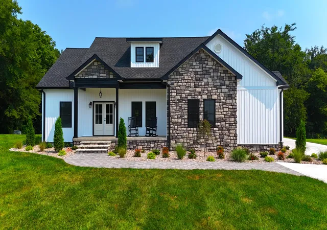 Photo 3 of Single family home for sale at 2919 Friendship Rd, Eddyville, KY 42038 | MLS# 26020457 | Listing updated on 2026-07-31