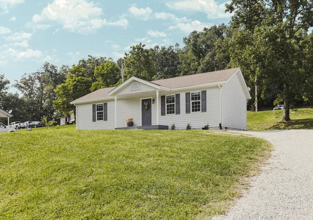 Photo 3 of Sale Pending at 48 Windy Cvs Ln, Stanton, KY 40380 | MLS# 26020616 | Listing updated on 2026-09-14