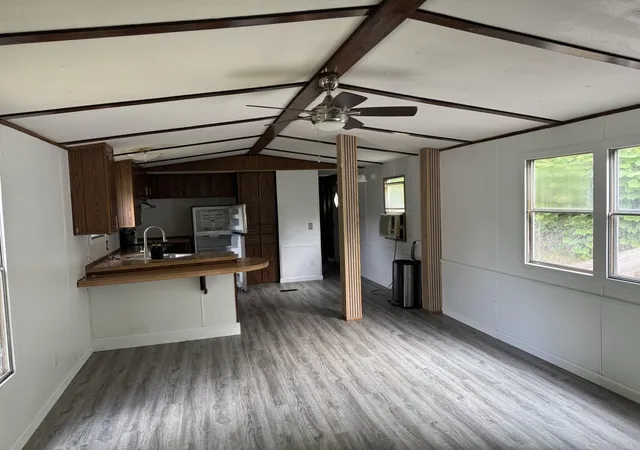 Photo 3 of Sale Pending at 365 Quicksand Rd, Jackson, KY 41339 | MLS# 26020403 | Listing updated on 2026-09-07
