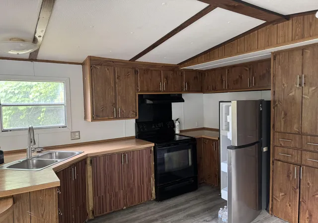 Photo 3 of Sale Pending at 365 Quicksand Rd, Jackson, KY 41339 | MLS# 26020403 | Listing updated on 2026-09-07