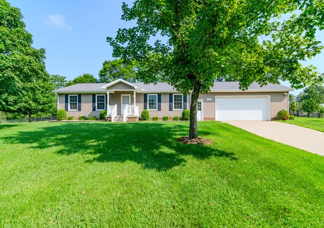 Photo 1 of Single family home for sale at 2725 Goshen Rd, Winchester, KY 40391 | MLS# 26020495 | Listing updated on 2026-08-03