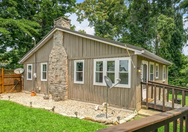 Photo 2 of Sale Pending at 220 Kennedy Ln, Lancaster, KY 40444 | MLS# 26020463 | Listing updated on 2026-08-31