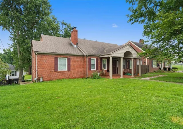 Photo 2 of Sale Pending at 325 S 3rd Street, Richmond, KY 40475 | MLS# 26020390 | Listing updated on 2026-08-11