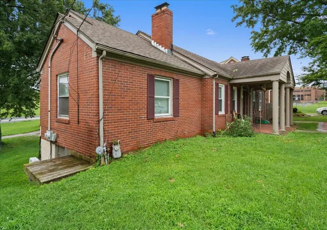 Listing Photo 4 - Condo for sale in building located at 325 S 3rd St, Richmond, KY 40475