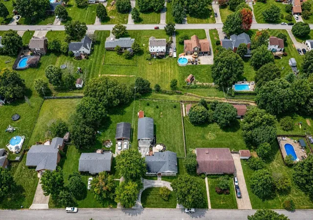 Photo 4 of Sale Pending at 1032 Crestwood Hts, Paris, KY 40361 | MLS# 26021488 | Listing updated on 2026-09-14