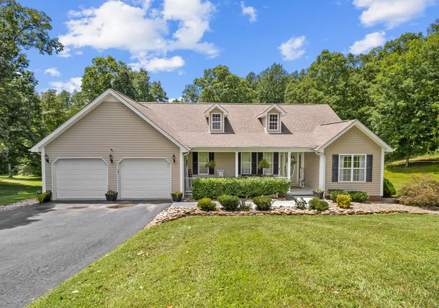 Photo 2 of Sale Pending at 43 Twisty Crk Rd, London, KY 40744 | MLS# 26021018 | Listing updated on 2026-09-16