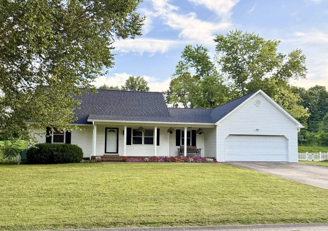 Photo 1 of Sale Pending at 6120 Springbrook Dr, Paducah, KY 42001 | MLS# 26020562 | Listing updated on 2026-08-20