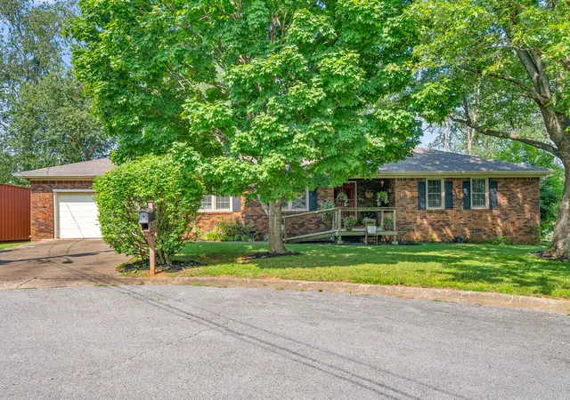 Photo 2 of Sale Pending at 311 Tremont Dr, Hopkinsville, KY 42240 | MLS# 26020391 | Listing updated on 2026-09-03