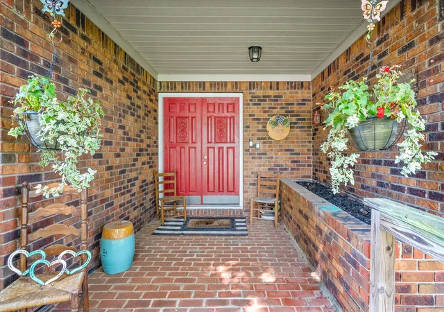 Photo 3 of Sale Pending at 311 Tremont Dr, Hopkinsville, KY 42240 | MLS# 26020391 | Listing updated on 2026-09-03