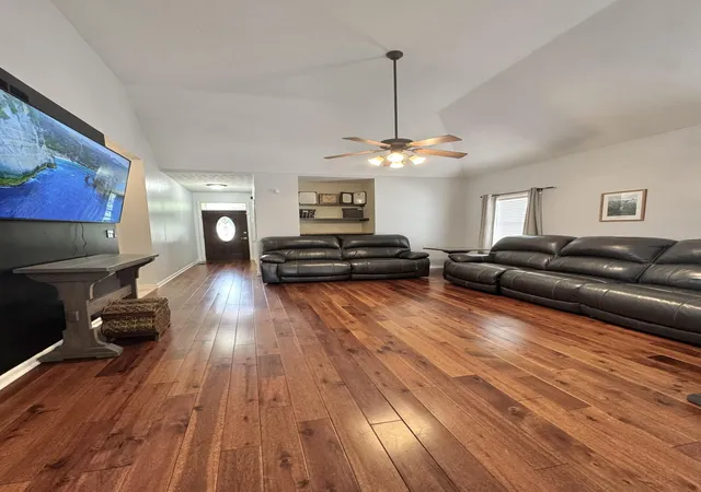 Photo 3 of Single family home for sale at 3008 Roundway Dl Ln, Lexington, KY 40509 | MLS# 26021126 | Listing updated on 2026-08-27