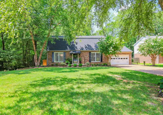 Photo 1 of Sale Pending at 3847 Phillips Ave, Paducah, KY 42001 | MLS# 26022418 | Listing updated on 2026-09-01