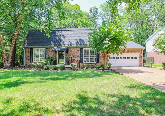 Photo 2 of Sale Pending at 3847 Phillips Ave, Paducah, KY 42001 | MLS# 26022418 | Listing updated on 2026-09-01