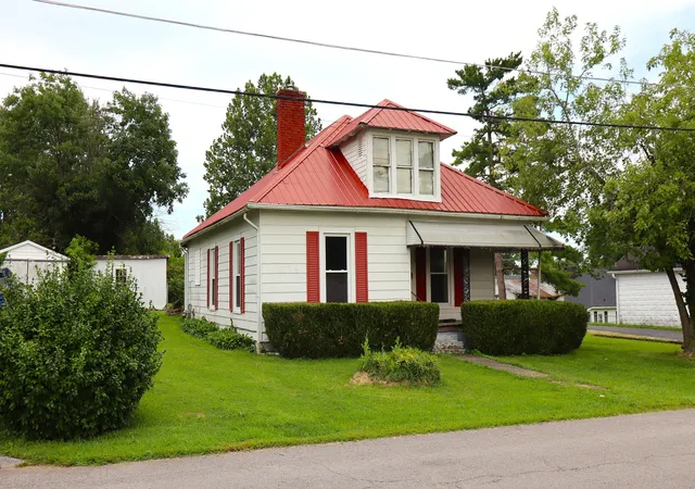 Photo 2 of Single family home for sale at 357 S Magnolia St, Harrodsburg, KY 40330 | MLS# 26020708 | Listing updated on 2026-08-02