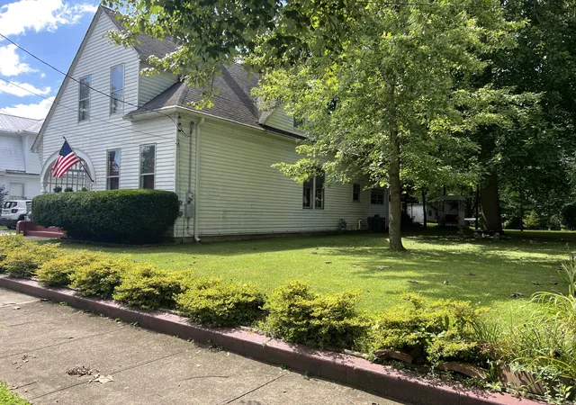 Photo 2 of Sale Pending at 430 Forest Ave, Maysville, KY 41056 | MLS# 26020432 | Listing updated on 2026-09-03
