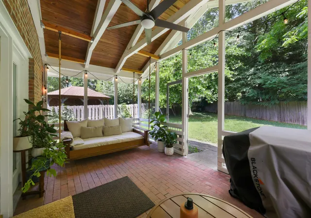 Photo 4 of Sale Pending at 607 Camino Dr, Lexington, KY 40502 | MLS# 26020472 | Listing updated on 2026-09-04
