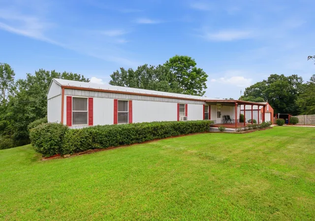 Photo 3 of Sale Pending at 12500 Bald Knob Rd, Frankfort, KY 40601 | MLS# 26020450 | Listing updated on 2026-08-01