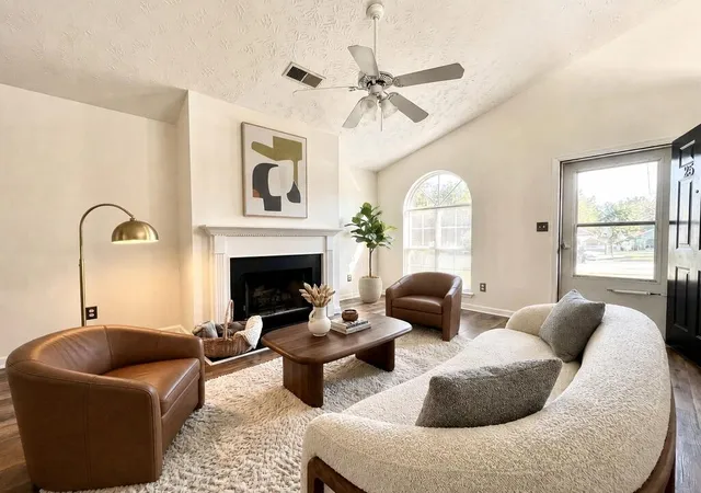 Photo 3 of Single family home for sale at 2580 Woodhill Dr, Lexington, KY 40509 | MLS# 26020519 | Listing updated on 2026-09-21