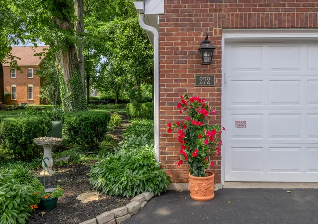 Photo 2 of Townhouse for sale at 272 Chippendale Cir, Lexington, KY 40517 | MLS# 26020475 | Listing updated on 2026-09-09