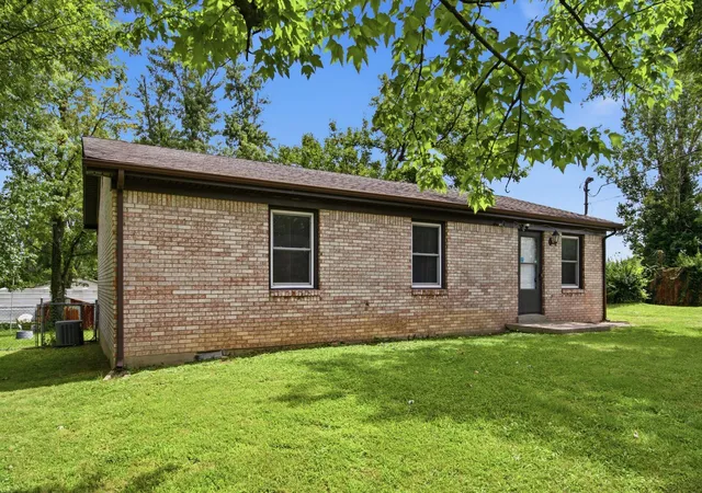 Photo 3 of Sale Pending at 203 Dennis St, Richmond, KY 40475 | MLS# 26020856 | Listing updated on 2026-10-05