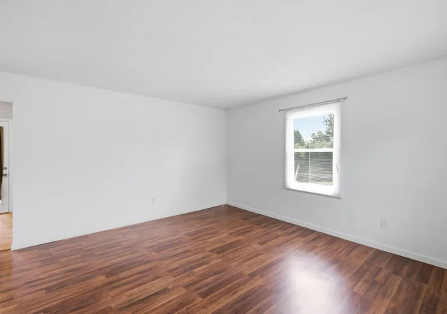 Photo 4 of Sale Pending at 203 Dennis St, Richmond, KY 40475 | MLS# 26020856 | Listing updated on 2026-10-05