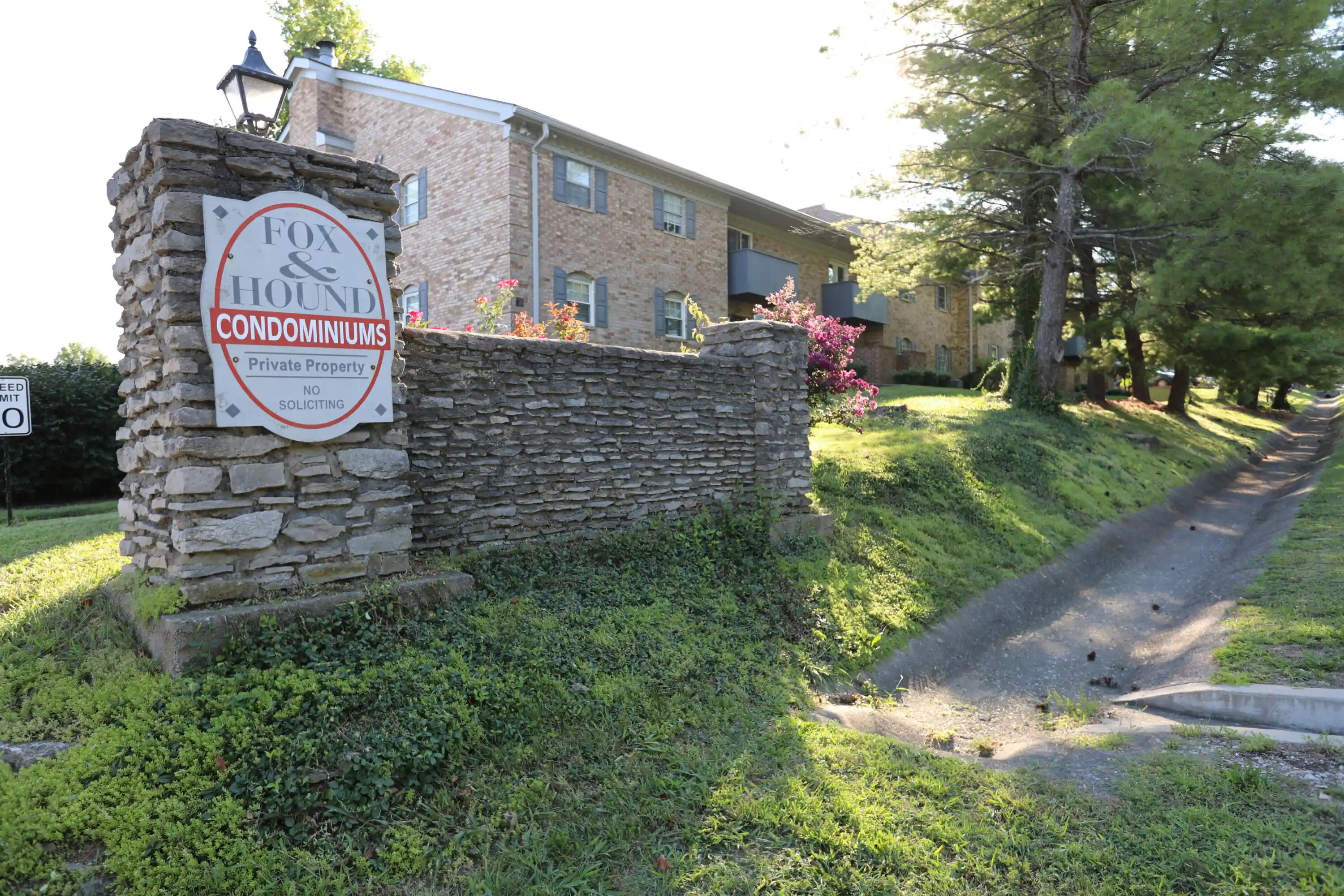 Listing Photo 18 - Condo for sale in 1080 Armstrong Mill Rd located at 1080 Armstrong Mill Rd, Lexington, KY 40517 - Unit 1080 Armstrong Ml Rd