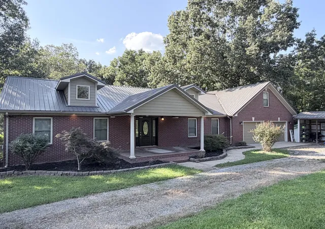 Photo 2 of Single family home for sale at 1549 Capp Springs Rd, Benton, KY 42025 | MLS# 26020793 | Listing updated on 2026-08-03