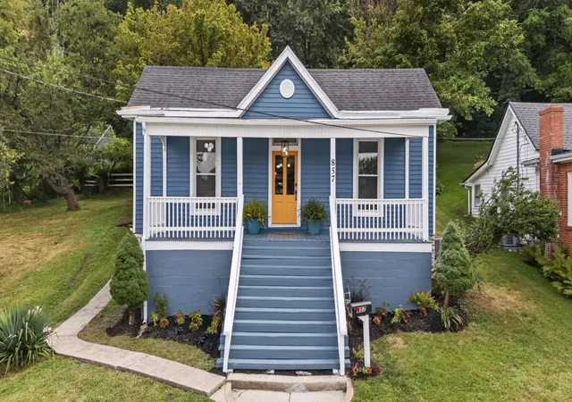Photo 1 of Sale Pending at 857 Leestown Ln, Frankfort, KY 40601 | MLS# 26021203 | Listing updated on 2026-10-13