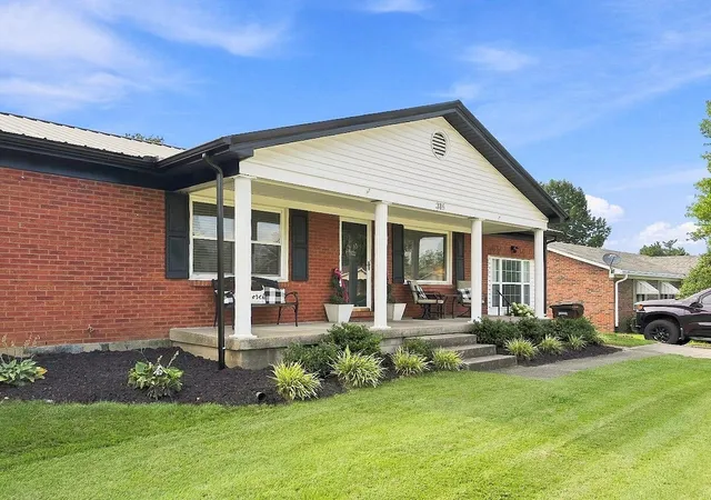 Photo 2 of Single family home for sale at 316 Courchelle Dr, Nicholasville, KY 40356 | MLS# 26020544 | Listing updated on 2026-08-11