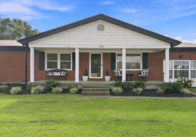 Photo 4 of Single family home for sale at 316 Courchelle Dr, Nicholasville, KY 40356 | MLS# 26020544 | Listing updated on 2026-08-11