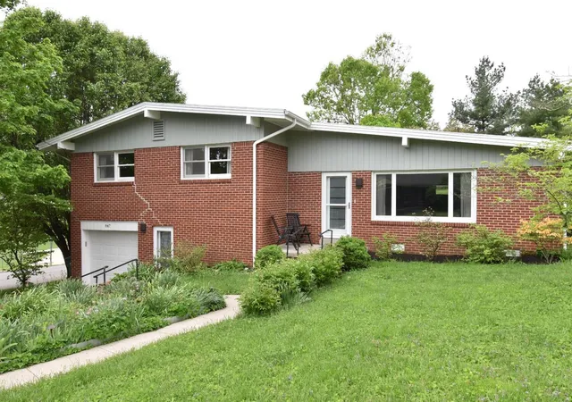 Photo 1 of Single family home for sale at 847 Shadeland Dr, Danville, KY 40422 | MLS# 26020536 | Listing updated on 2026-09-12