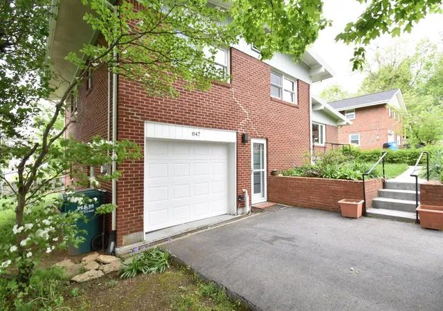 Photo 3 of Single family home for sale at 847 Shadeland Dr, Danville, KY 40422 | MLS# 26020536 | Listing updated on 2026-09-30