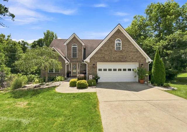 Photo 1 of Single family home for sale at 1002 Tyburn Ln, Frankfort, KY 40601 | MLS# 26020532 | Listing updated on 2026-09-04